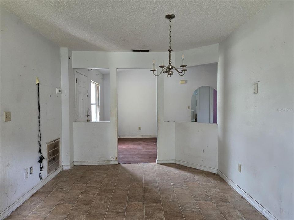 For Sale: $163,275 (3 beds, 2 baths, 1288 Square Feet)