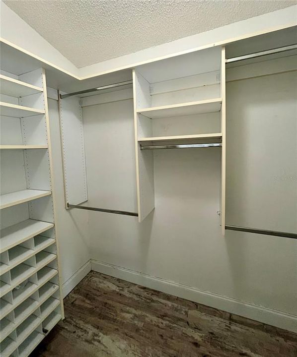 В аренду: $3,300 (5 спален, 2 ванн, 3235 Квадратных фут)