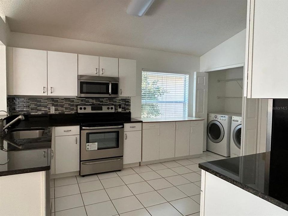 For Rent: $2,495 (3 beds, 2 baths, 1593 Square Feet)