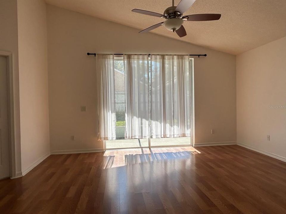 For Rent: $2,495 (3 beds, 2 baths, 1593 Square Feet)