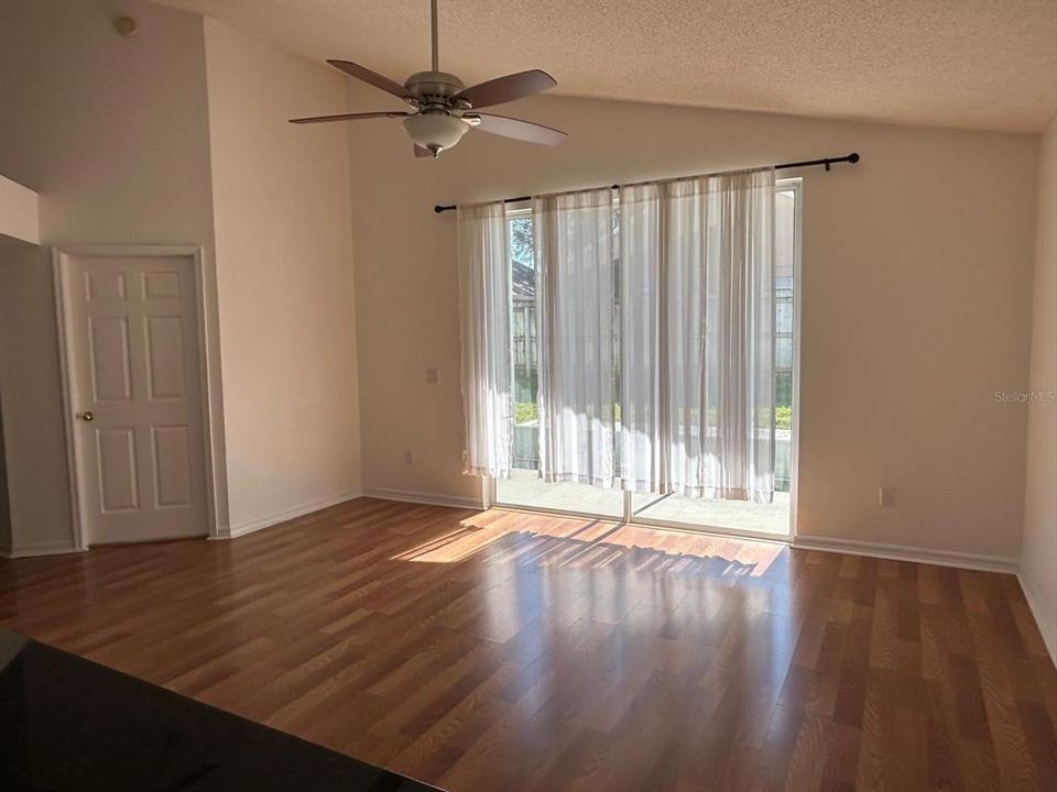 For Rent: $2,495 (3 beds, 2 baths, 1593 Square Feet)