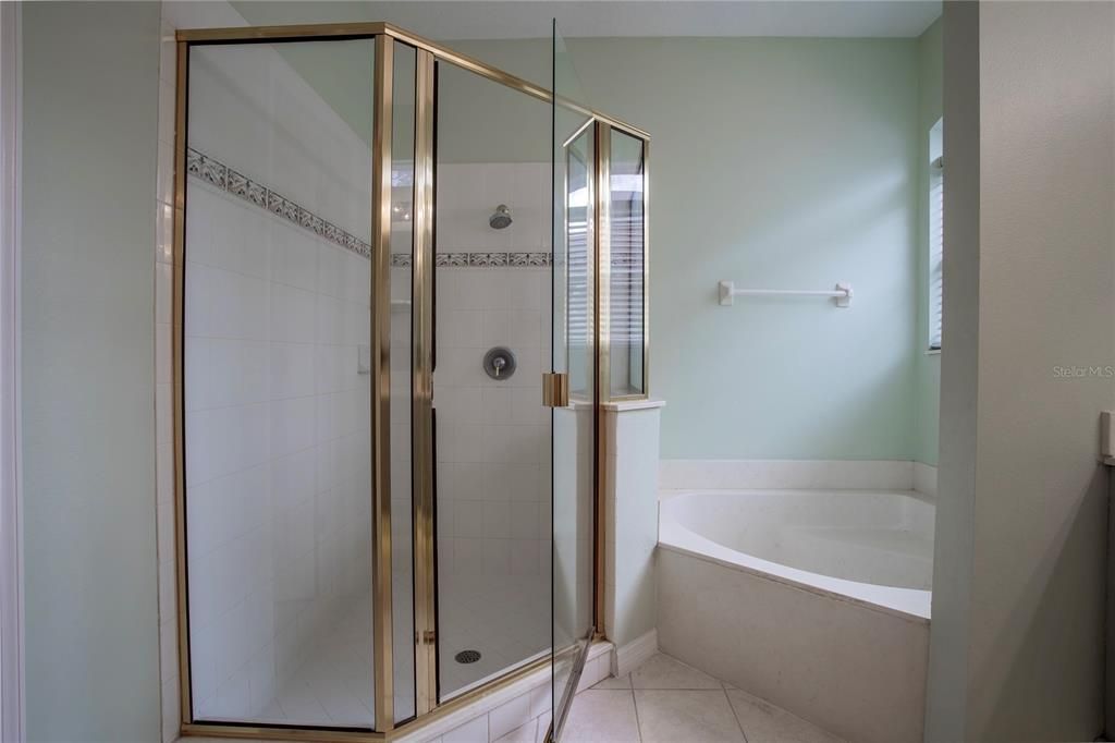 В аренду: $3,800 (5 спален, 4 ванн, 2906 Квадратных фут)