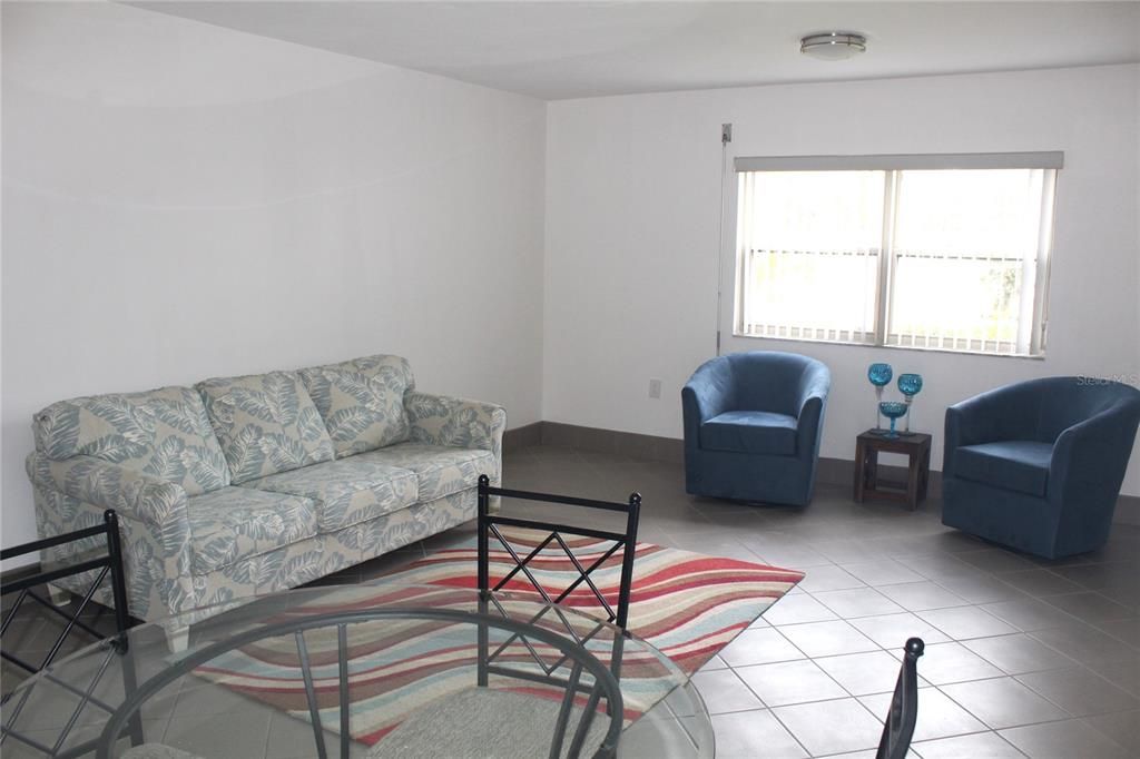 For Rent: $1,600 (1 beds, 1 baths, 670 Square Feet)