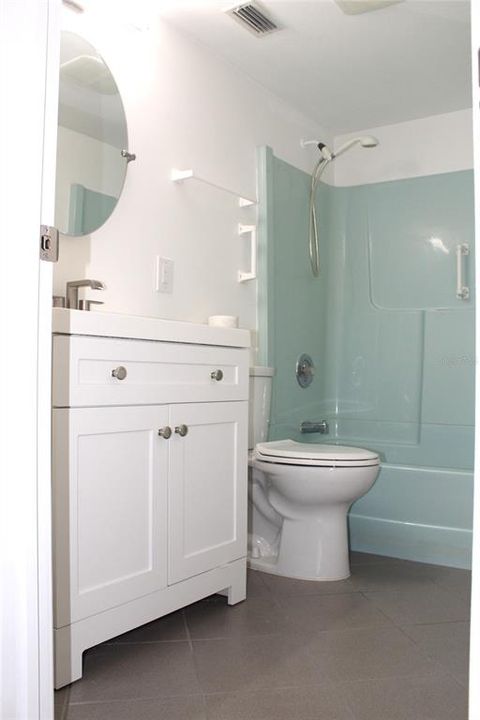 For Rent: $1,600 (1 beds, 1 baths, 670 Square Feet)
