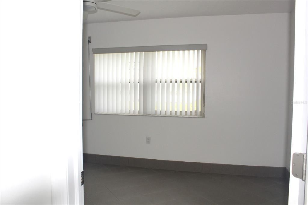 For Rent: $1,600 (1 beds, 1 baths, 670 Square Feet)