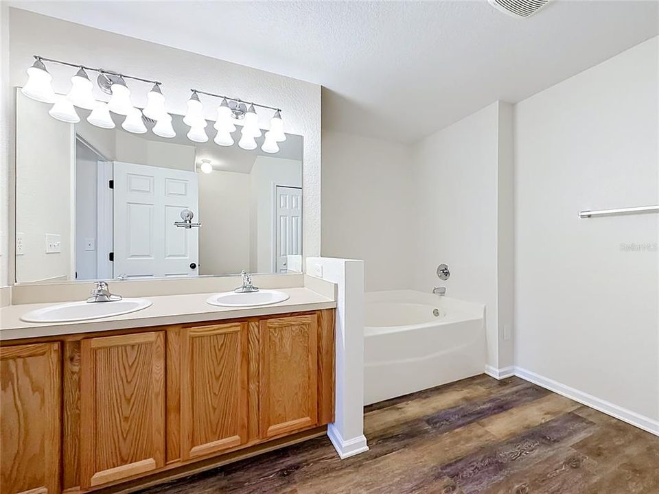 For Sale: $274,990 (4 beds, 2 baths, 2020 Square Feet)