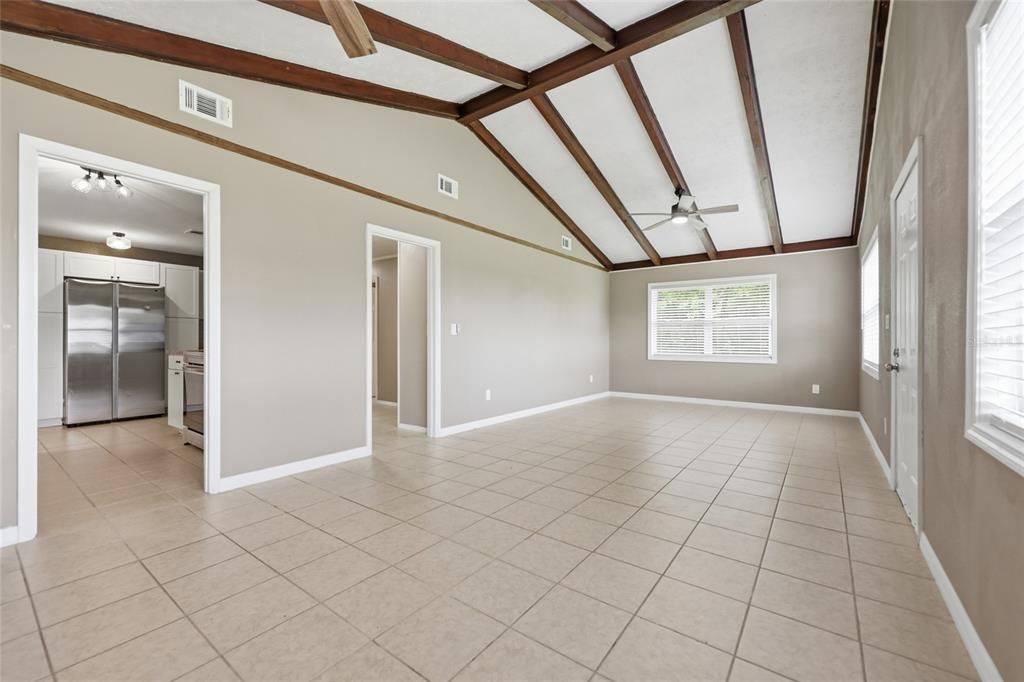 For Sale: $550,000 (6 beds, 5 baths, 2878 Square Feet)