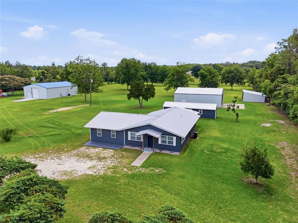 For Sale: $550,000 (6 beds, 5 baths, 2878 Square Feet)