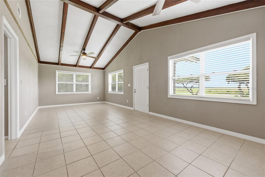For Sale: $550,000 (6 beds, 5 baths, 2878 Square Feet)