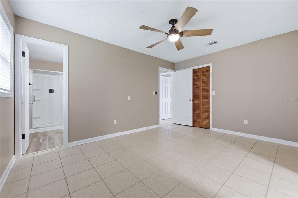 For Sale: $550,000 (6 beds, 5 baths, 2878 Square Feet)