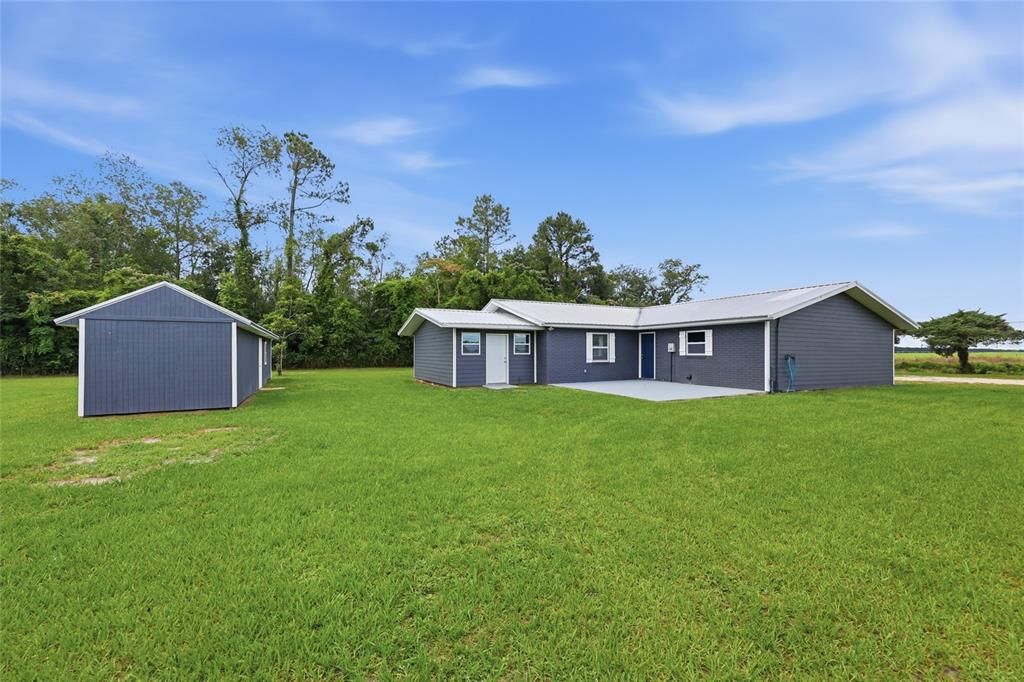 For Sale: $550,000 (6 beds, 5 baths, 2878 Square Feet)