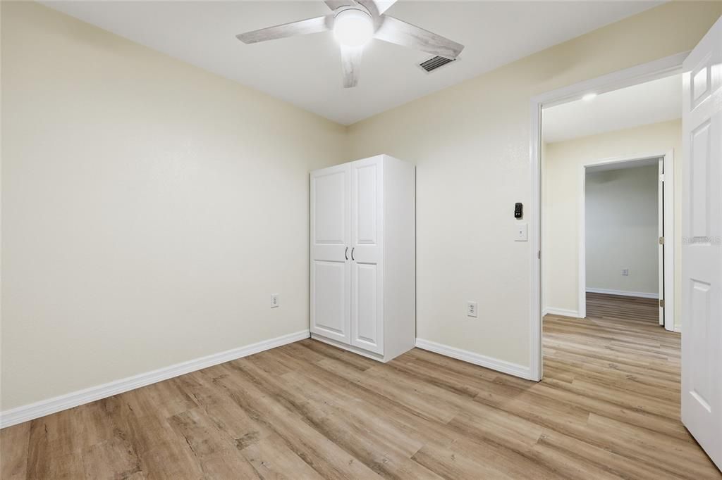 For Sale: $550,000 (6 beds, 5 baths, 2878 Square Feet)