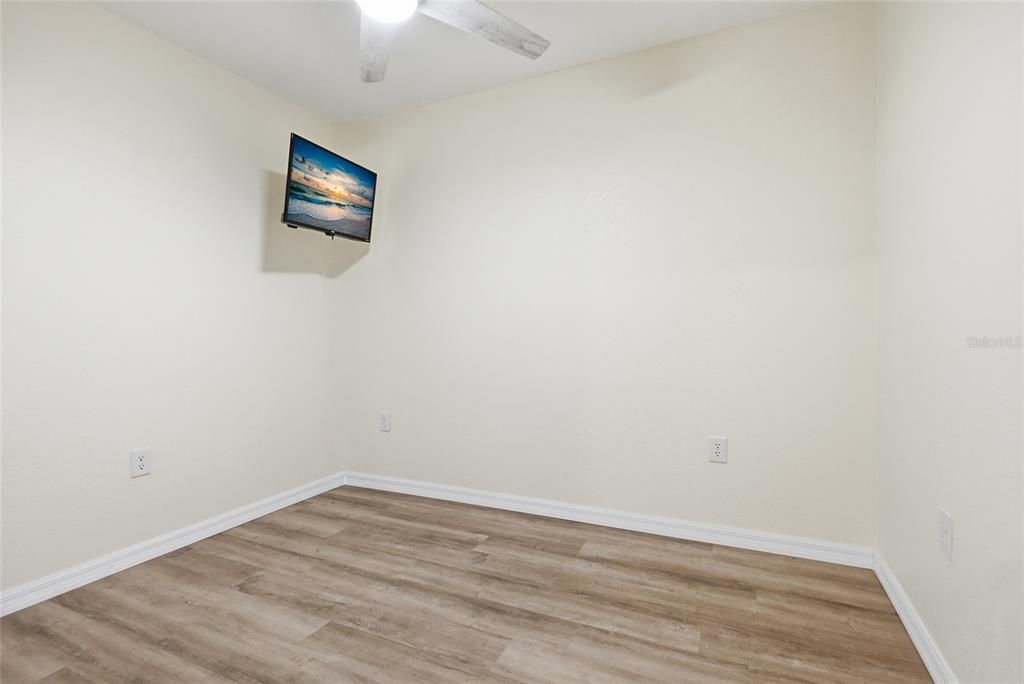 For Sale: $550,000 (6 beds, 5 baths, 2878 Square Feet)