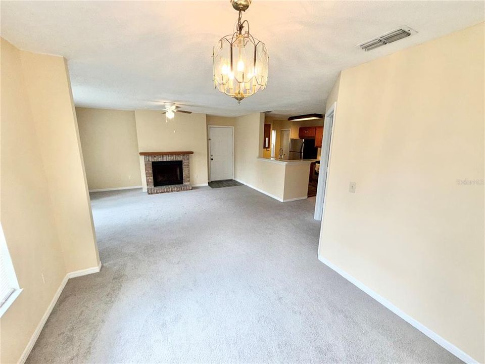 For Sale: $198,000 (3 beds, 2 baths, 1136 Square Feet)