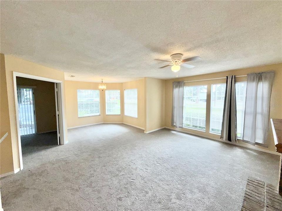 For Sale: $198,000 (3 beds, 2 baths, 1136 Square Feet)
