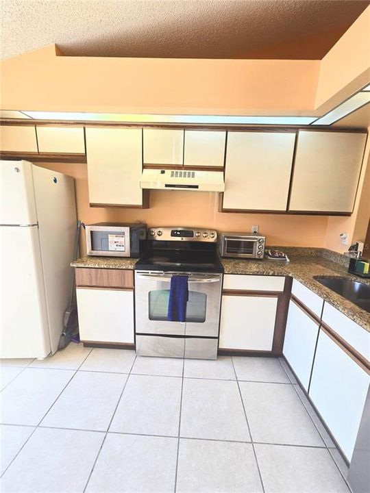 For Rent: $1,600 (3 beds, 2 baths, 1109 Square Feet)