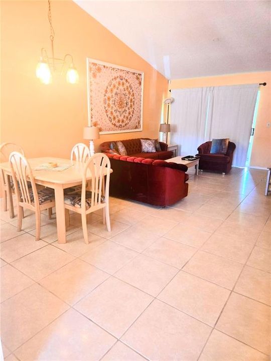 For Rent: $1,600 (3 beds, 2 baths, 1109 Square Feet)