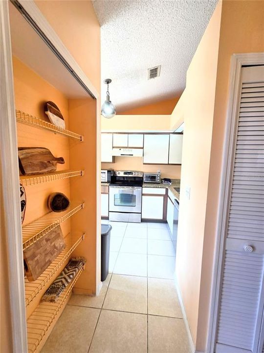 For Rent: $1,600 (3 beds, 2 baths, 1109 Square Feet)