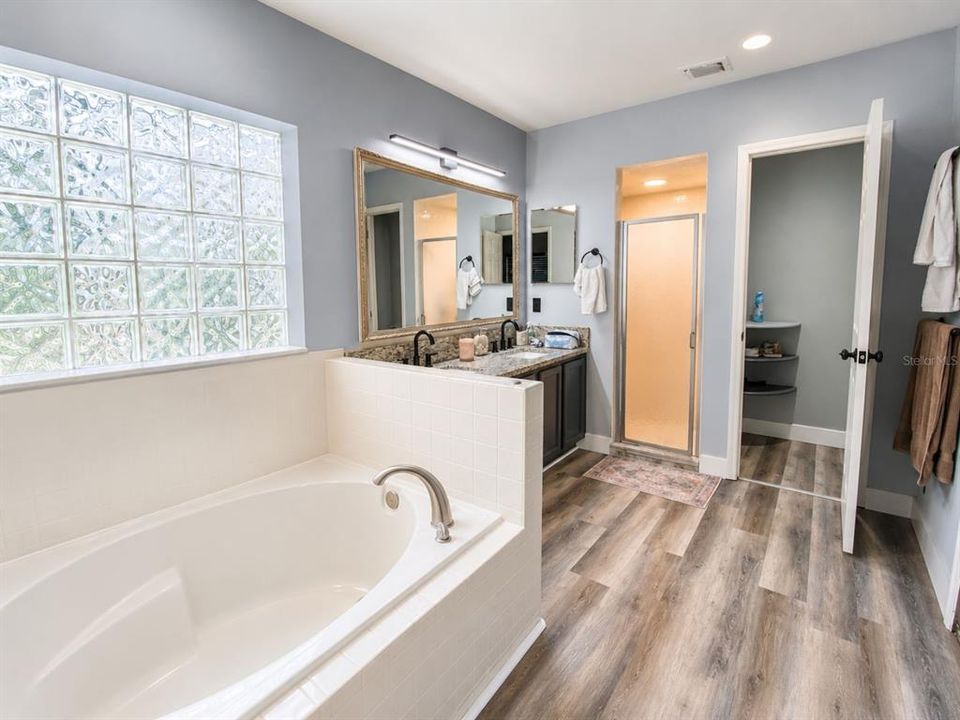 For Sale: $429,000 (4 beds, 2 baths, 1957 Square Feet)