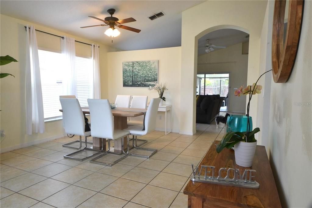 For Rent: $2,600 (3 beds, 2 baths, 1660 Square Feet)