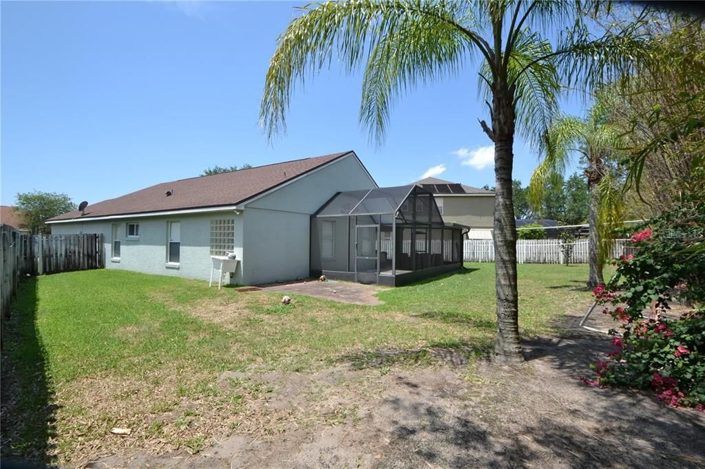 For Rent: $2,600 (3 beds, 2 baths, 1660 Square Feet)