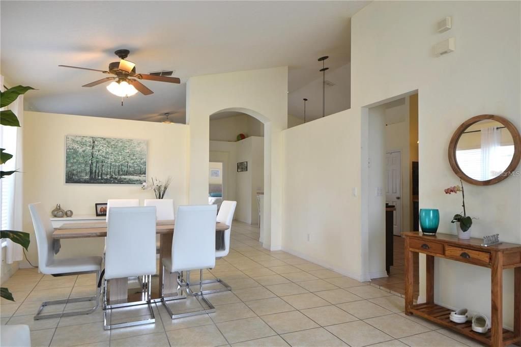 For Rent: $2,600 (3 beds, 2 baths, 1660 Square Feet)