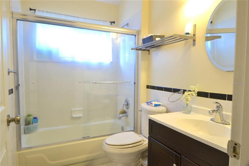 For Rent: $2,600 (3 beds, 2 baths, 1660 Square Feet)