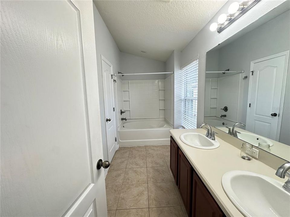 For Rent: $1,800 (2 beds, 2 baths, 1298 Square Feet)