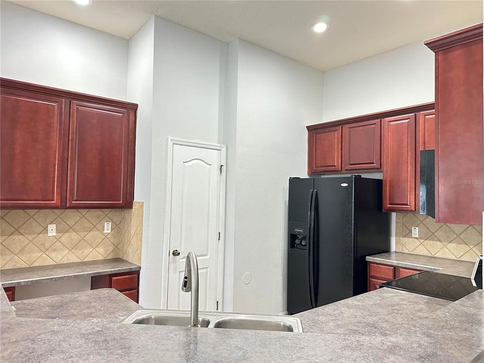 For Rent: $1,800 (2 beds, 2 baths, 1298 Square Feet)