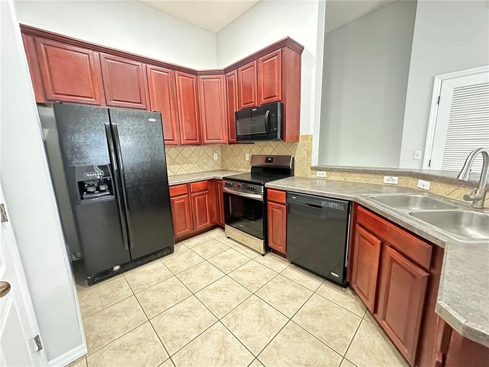 For Rent: $1,800 (2 beds, 2 baths, 1298 Square Feet)