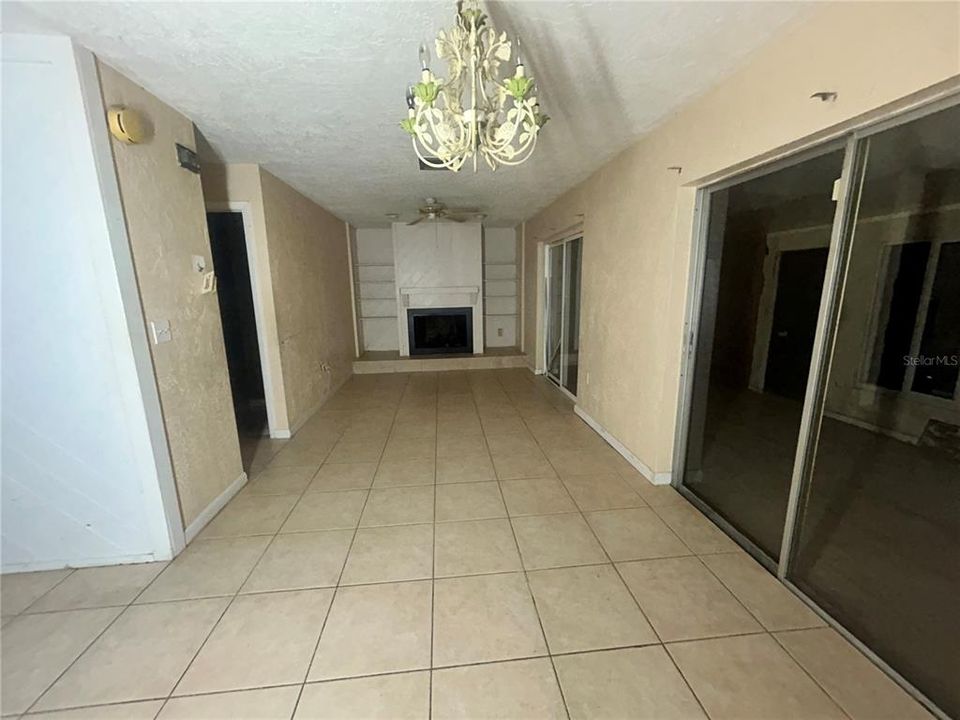 На продажу: $180,000 (2 спален, 2 ванн, 1135 Квадратных фут)