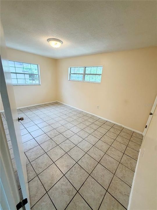 For Rent: $1,700 (3 beds, 2 baths, 1032 Square Feet)