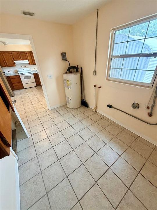 For Rent: $1,700 (3 beds, 2 baths, 1032 Square Feet)