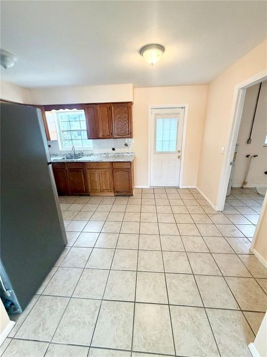 For Rent: $1,700 (3 beds, 2 baths, 1032 Square Feet)