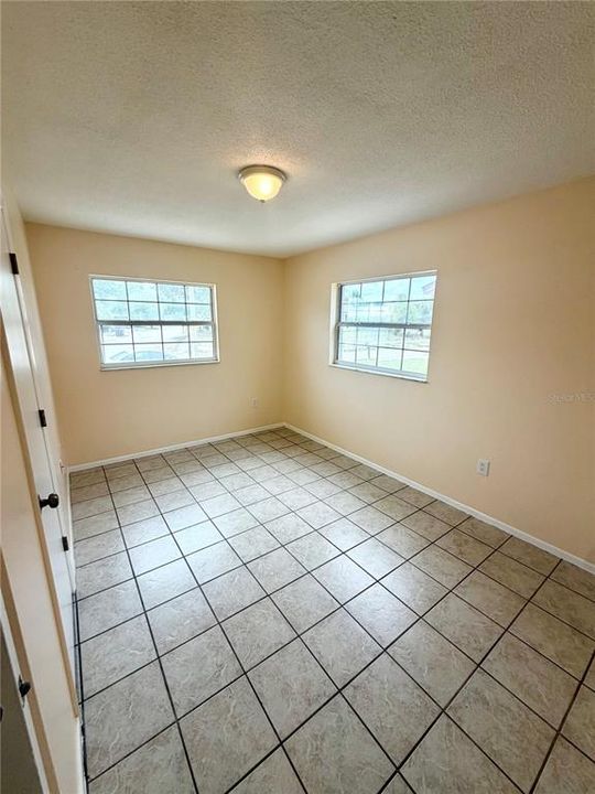 For Rent: $1,700 (3 beds, 2 baths, 1032 Square Feet)