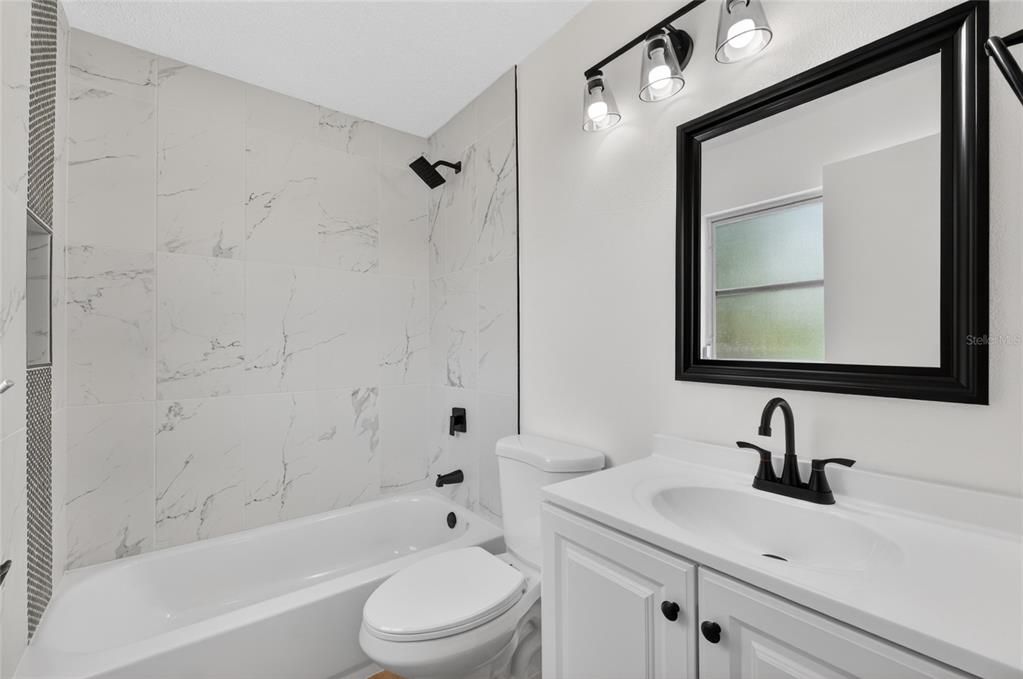 For Sale: $324,900 (2 beds, 2 baths, 1128 Square Feet)
