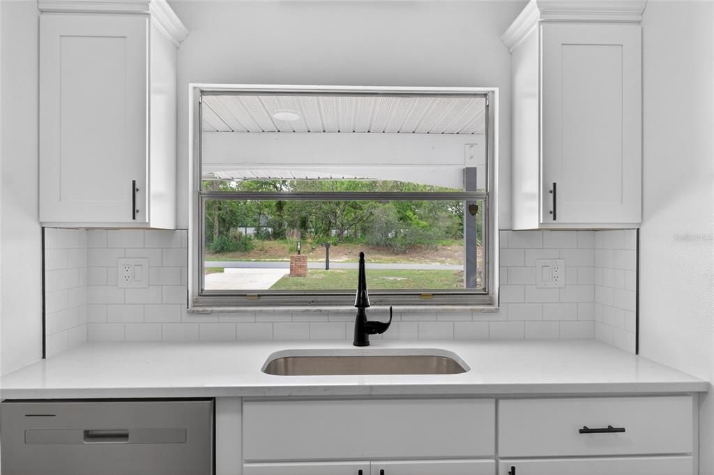 For Sale: $324,900 (2 beds, 2 baths, 1128 Square Feet)
