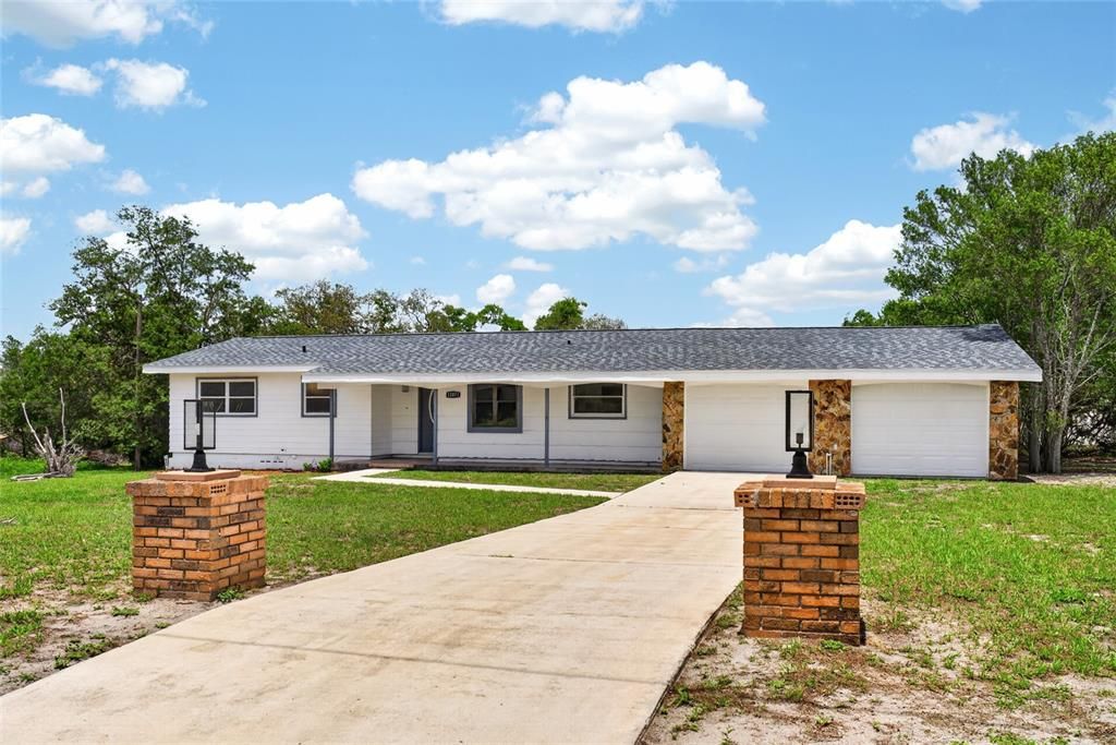 For Sale: $324,900 (2 beds, 2 baths, 1128 Square Feet)