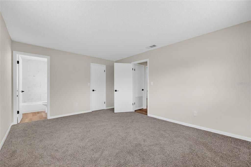 For Sale: $324,900 (2 beds, 2 baths, 1128 Square Feet)