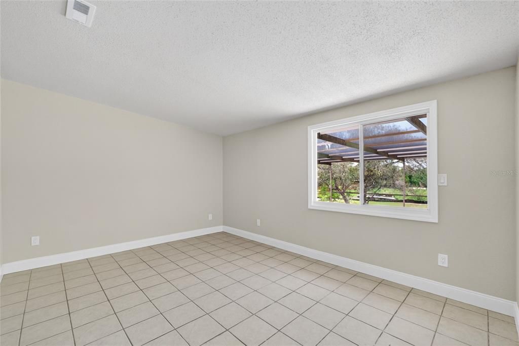 For Sale: $324,900 (2 beds, 2 baths, 1128 Square Feet)