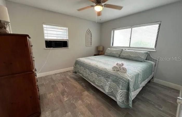 For Sale: $349,900 (3 beds, 2 baths, 1301 Square Feet)