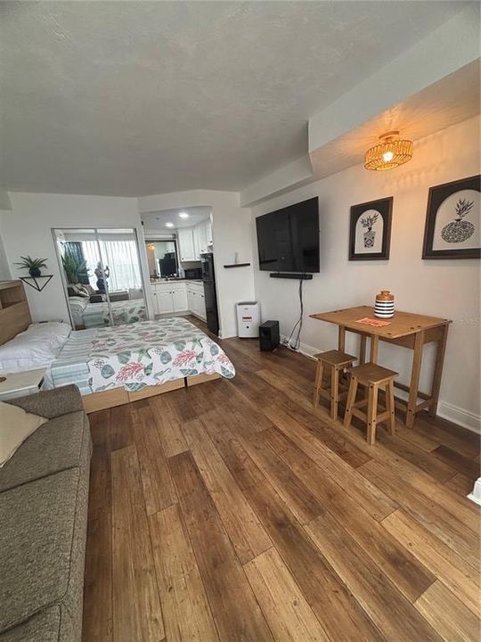 For Sale: $85,000 (2 beds, 1 baths, 308 Square Feet)