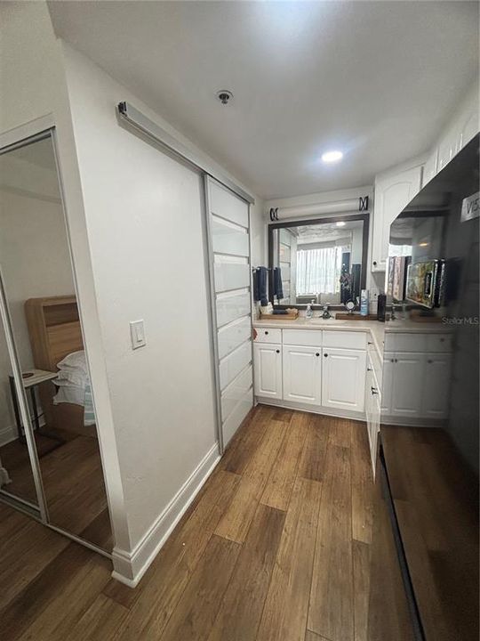 For Sale: $85,000 (2 beds, 1 baths, 308 Square Feet)