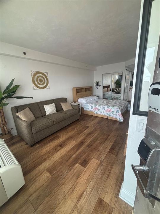 For Sale: $85,000 (2 beds, 1 baths, 308 Square Feet)
