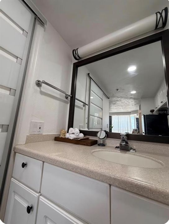For Sale: $85,000 (2 beds, 1 baths, 308 Square Feet)