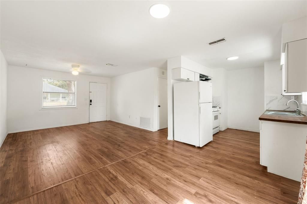 For Rent: $1,500 (3 beds, 1 baths, 1068 Square Feet)