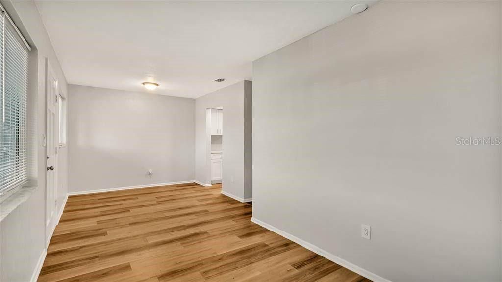 For Rent: $1,999 (3 beds, 2 baths, 1100 Square Feet)