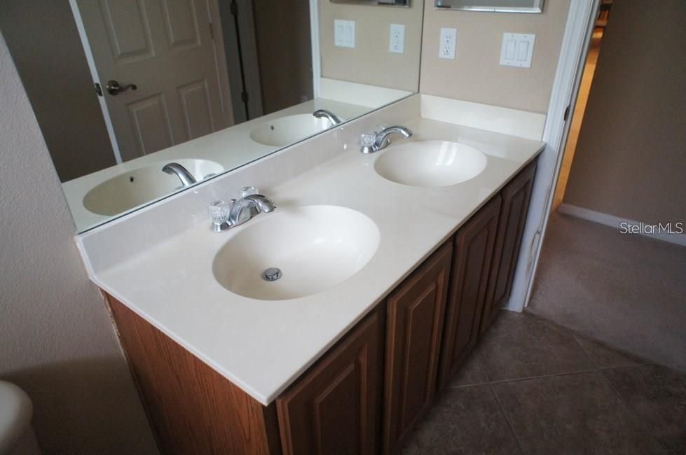 For Rent: $2,700 (3 beds, 2 baths, 2138 Square Feet)