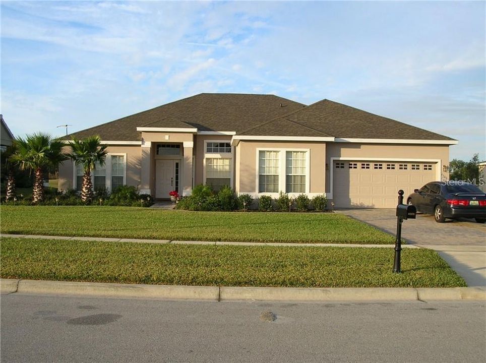 For Rent: $2,700 (3 beds, 2 baths, 2138 Square Feet)