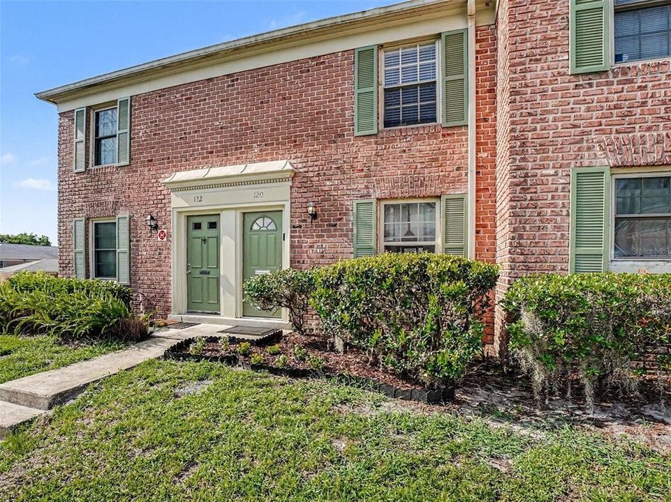 For Sale: $180,000 (2 beds, 1 baths, 1120 Square Feet)
